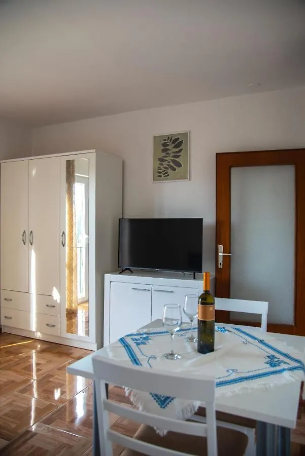Studio 11 Porec 0*,